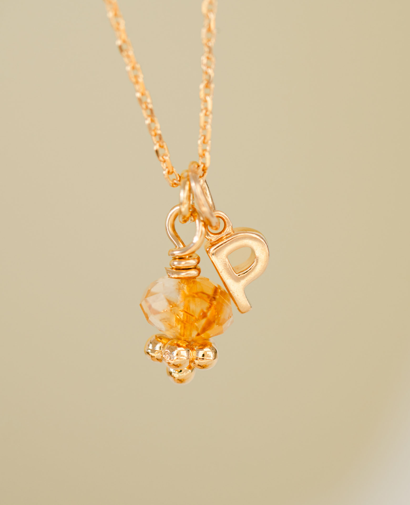Collier initiale + rondelle 4x6 Citrine